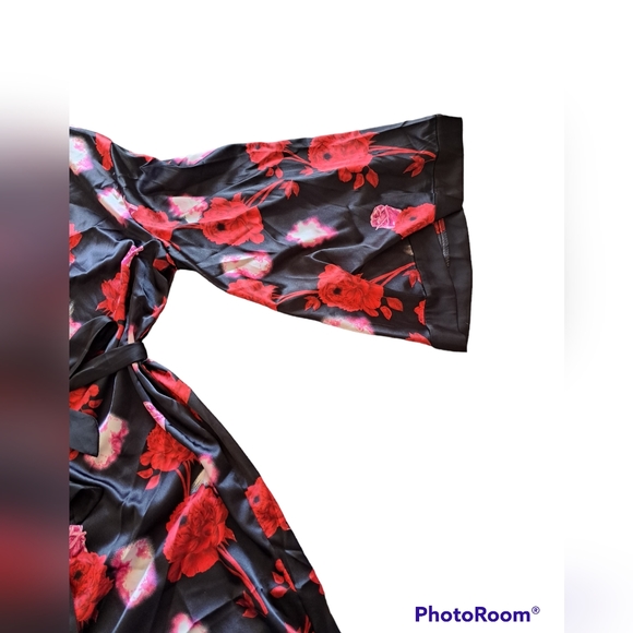 Red floral Night Robe - Picture 3 of 5